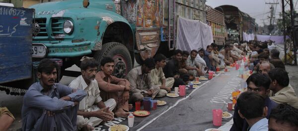 پاکستان همه مرزهای خود را با افغانستان فردا می بندد پاکستان همه مرزهای خود را با افغانستان فردا می بندد - اسپوتنیک افغانستان