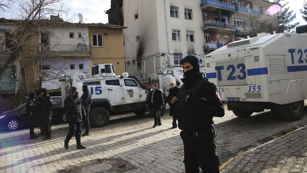پخش زندهٔ تفتیش پولیس ترکیه از کنسولگری عربستان در استانبول - اسپوتنیک افغانستان  