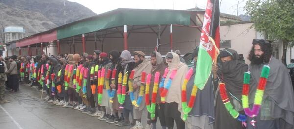 تسلیم شدن گروهی از داعشیان به نیروهای امنیتی در لغمان تسلیم شدن گروهی از داعشیان به نیروهای امنیتی در لغمان - اسپوتنیک افغانستان