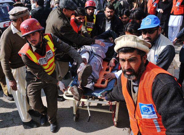 مجروحین ناشی از حمله تروریستی بر دانشگاه پاکستان - اسپوتنیک افغانستان  