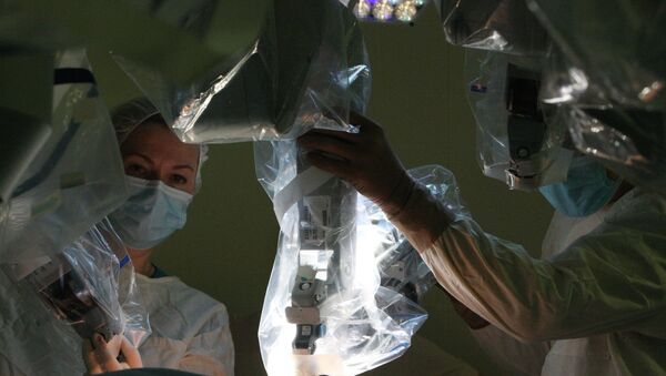 دانشمندان پوهنتون طبي هاربين در چين، اولين بار پيوند سريك شادي را انجام دادند - اسپوتنیک افغانستان  