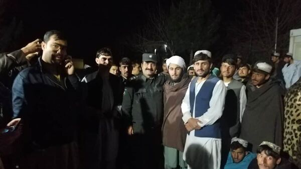 آزادی 92 تن از افراد ملکی از چنگ طالبان در ارزگان - اسپوتنیک افغانستان  