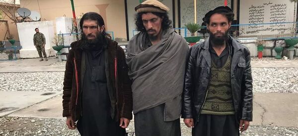 تسلیم شدن سه داعشی در ولایت کنر به نیروهای امنیتی و دفاعی افغانستان - اسپوتنیک افغانستان  