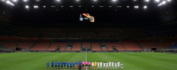 Пустые трибуны перед футбольным матчем между Интер Милан - Лудогорец, Италия Пустые трибуны перед футбольным матчем между Интер Милан - Лудогорец, Италия - اسپوتنیک افغانستان