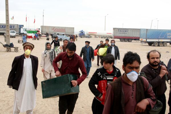 Возвращение афганских беженцев из Ирана - اسپوتنیک افغانستان  