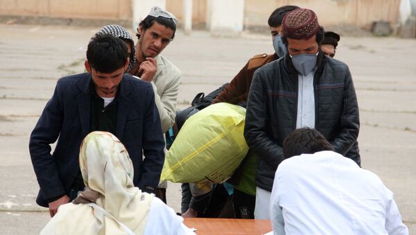  انتقاد بیماران از مرکز درمانی کرونا در هرات - اسپوتنیک افغانستان  