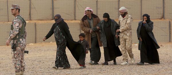 کمک امریکا برای شبه نظامیان برای حفظ تنش در سوریه است کمک امریکا برای شبه نظامیان برای حفظ تنش در سوریه است - اسپوتنیک افغانستان