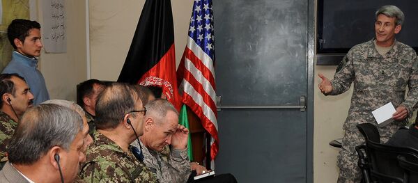 سفر جنرال نیکلسون و مقام های امنیتی افغانستان به فراه سفر جنرال نیکلسون و مقام های امنیتی افغانستان به فراه - اسپوتنیک افغانستان