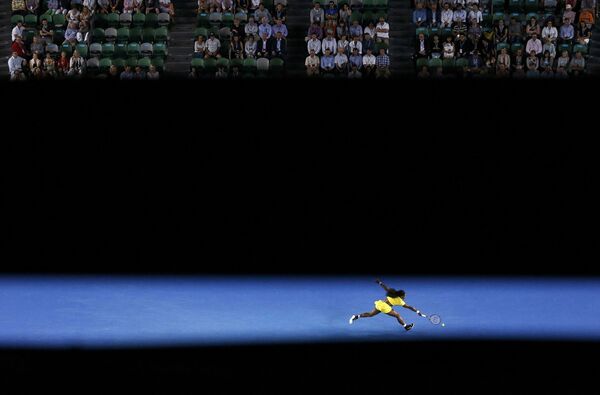 سرنا ویلیامز در زمان بازی در مرحله نیمه نهایی Australian Open   در ملبورن -استرالیا - اسپوتنیک افغانستان  