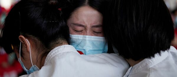 اشتباه آماری چین در شمار قربانیان/ شمار تلفات ۱۲۹۰ نفر افزایش یافت اشتباه آماری چین در شمار قربانیان/ شمار تلفات ۱۲۹۰ نفر افزایش یافت - اسپوتنیک افغانستان