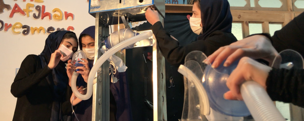 دختران رباتیک افغانستان به جنگ کرونا رفته اند + ویدیو دختران رباتیک افغانستان به جنگ کرونا رفته اند + ویدیو - اسپوتنیک افغانستان