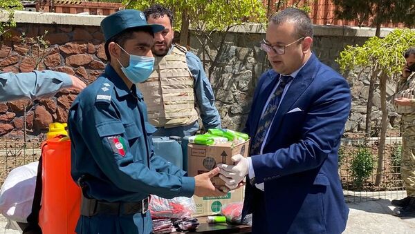 ناتو به هدف مبارزه با کرونا به نیروهای پولیس کابل لوازم صحی کمک کرد  - اسپوتنیک افغانستان  