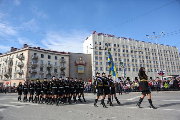 رژه نظامی در مورمانسک به مناسبت 73 مین سالگرد پیروزی در جنگ جهانی دوم - اسپوتنیک افغانستان  