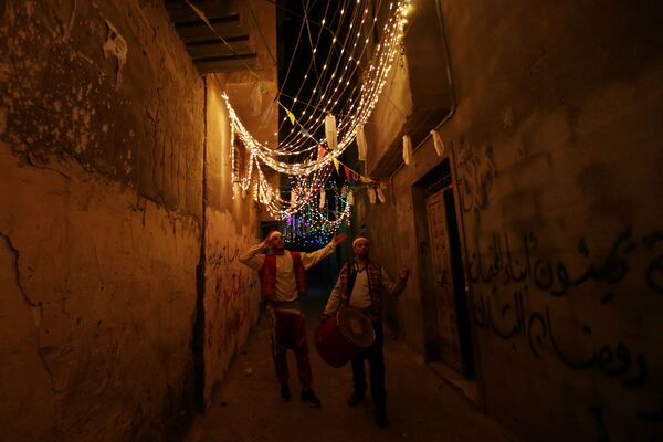 اولین روزهای ماه مبارک رمضان در نوار غزه فلسطین.
 - اسپوتنیک افغانستان  