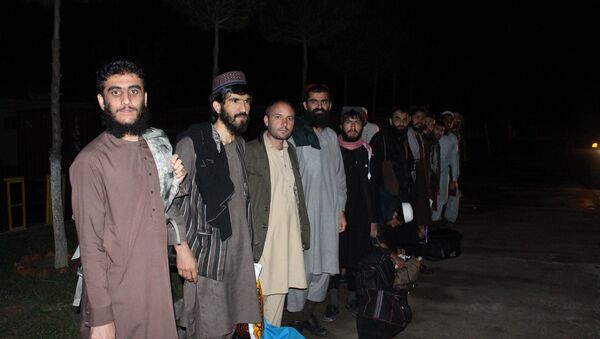 صد زندانی دیگر طالبان از زندان پلچرخی آزاد شدند  - اسپوتنیک افغانستان  