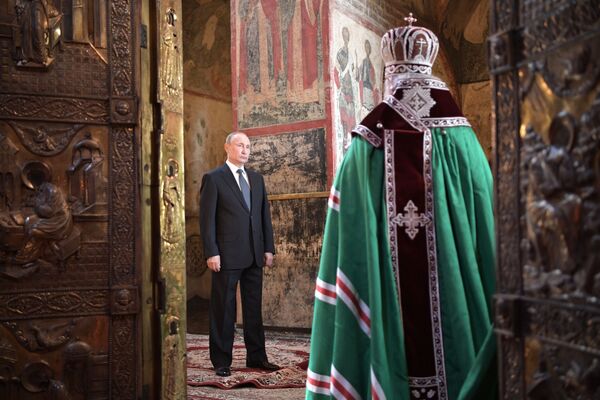 ولادیمیر پوتین در کلیسای جامع مسکو - اسپوتنیک افغانستان  