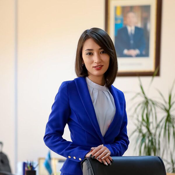 زرینه نورلانووا رئیس سابق دفتر مطبوعاتی نخست وزیر قزاقستان. - اسپوتنیک افغانستان  