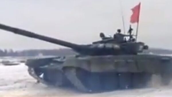 غلبه خدمه تانک Т-72  بر دشمن - اسپوتنیک افغانستان  