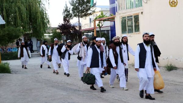 رهایی ۲۹۰ زندانی طالب به دستور رئيس جمهور غنی - اسپوتنیک افغانستان  