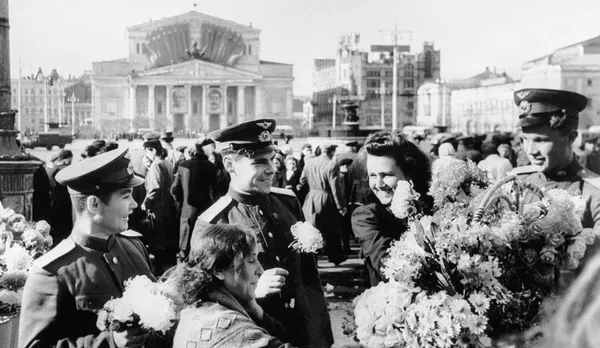 جشن پیروزی جنگ جهانی دوم سال 1945 به روایت تصویر جشن پیروزی جنگ جهانی دوم سال 1945 به روایت تصویر - اسپوتنیک افغانستان