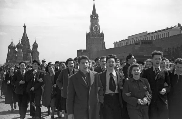 جشن پیروزی جنگ جهانی دوم سال 1945 به روایت تصویر جشن پیروزی جنگ جهانی دوم سال 1945 به روایت تصویر - اسپوتنیک افغانستان