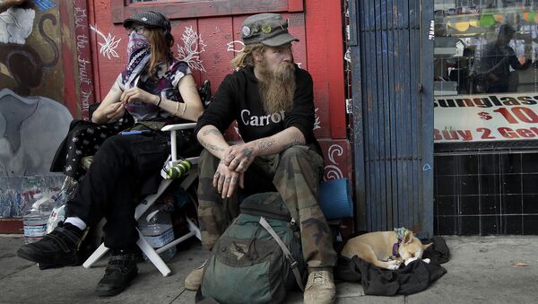 بیش از 270 بی‌خانمان در سان فرانسیسکو با شراب و مواد مخدر قرنطین شدند - اسپوتنیک افغانستان  