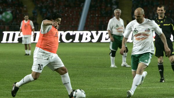 دیگو مارادونا Матч между командой Кавказ и сборной футбольных ветеранов мира - اسپوتنیک افغانستان  