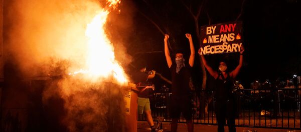 انتشار ویدیویی از ورود گارد ملی امریکا برای سرکوب معترضان مینیاپولیس  - اسپوتنیک افغانستان  