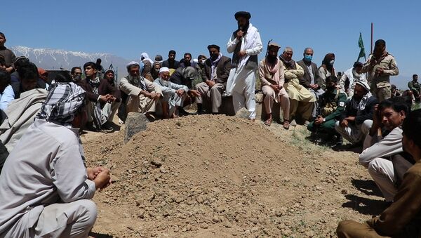 پیکر خبرنگار تلویزیون خورشید به خاک سپرده شد - اسپوتنیک افغانستان  