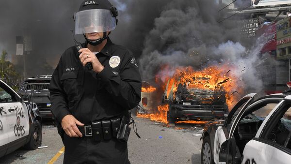 پولیس لس‌آنجلس در تظاهرات سراسری آمریکا - اسپوتنیک افغانستان  