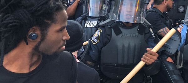 واکنش سازمان ملل متحد به حمله پولیس امریکا بر خبرنگار روسی واکنش سازمان ملل متحد به حمله پولیس امریکا بر خبرنگار روسی - اسپوتنیک افغانستان