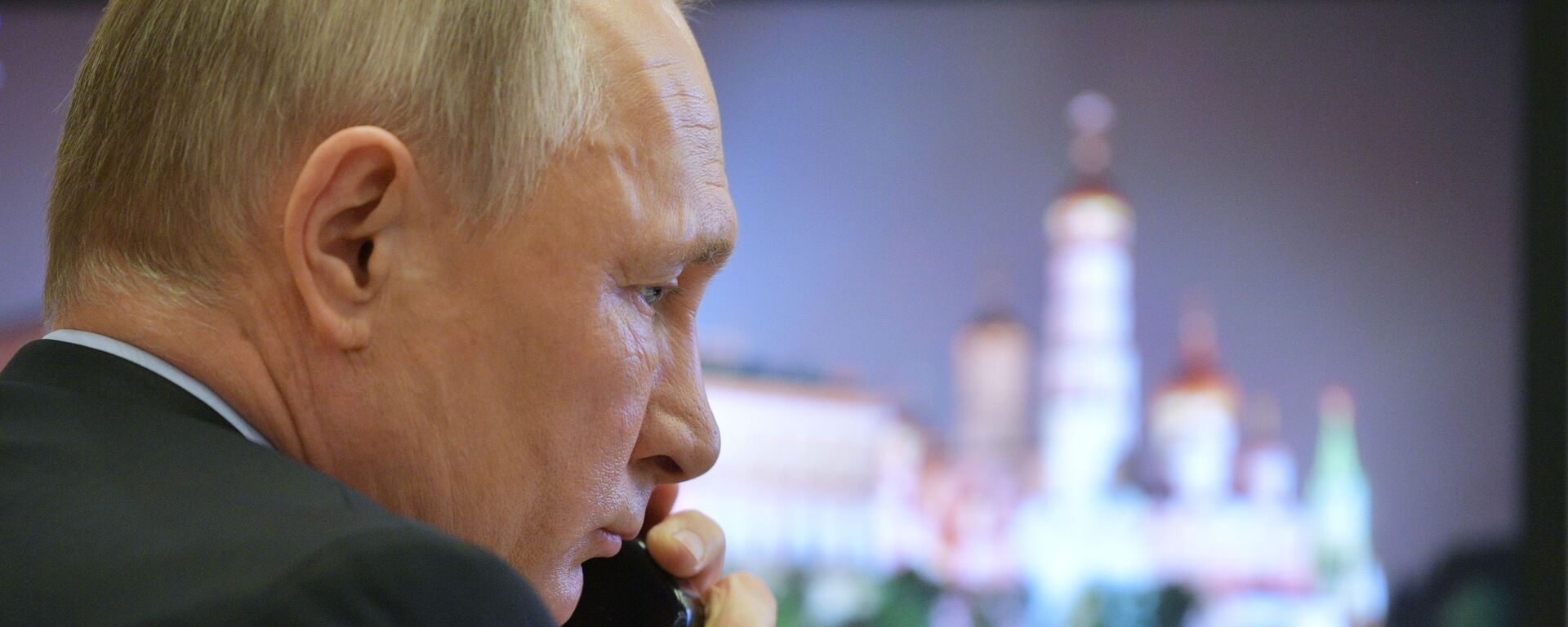  Президент России Владимир Путин во время разговора по телефону  - اسپوتنیک افغانستان  , 1920, 21.02.2022