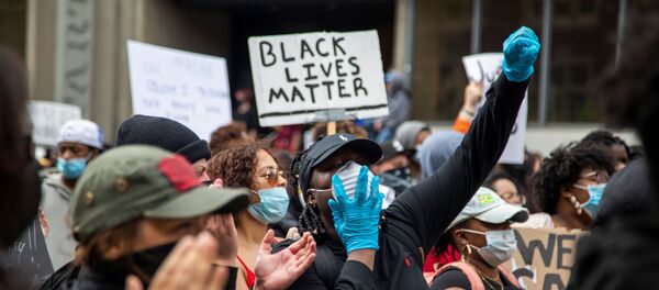  ادامه اعتراضات در امریکا؛ معترضان در نیویارک دست به غارت زدند+ویدیو - اسپوتنیک افغانستان  