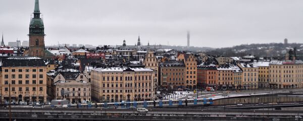 Поезд стокгольмского метрополитена проезжает по метромосту - اسپوتنیک افغانستان  