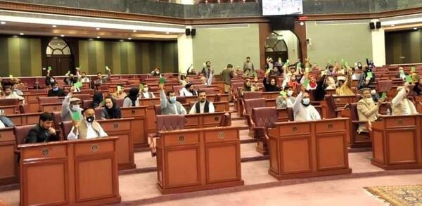 مجلس نمایندگان بازداشت شدن شدن شریفی را به اتهام قاچاق تأیید کرد مجلس نمایندگان بازداشت شدن شدن شریفی را به اتهام قاچاق تأیید کرد - اسپوتنیک افغانستان