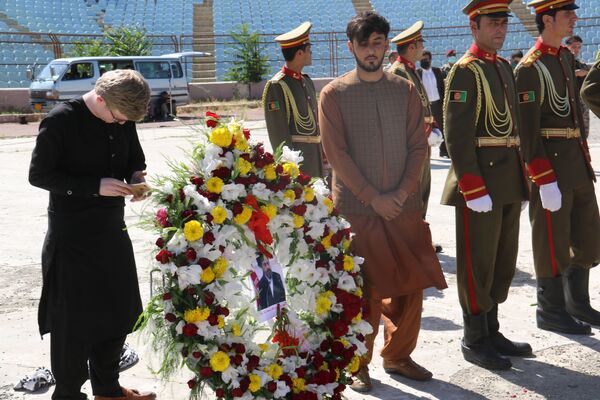 مراسم تشبیح جنازه داکتر ایاز نیازی - اسپوتنیک افغانستان  
