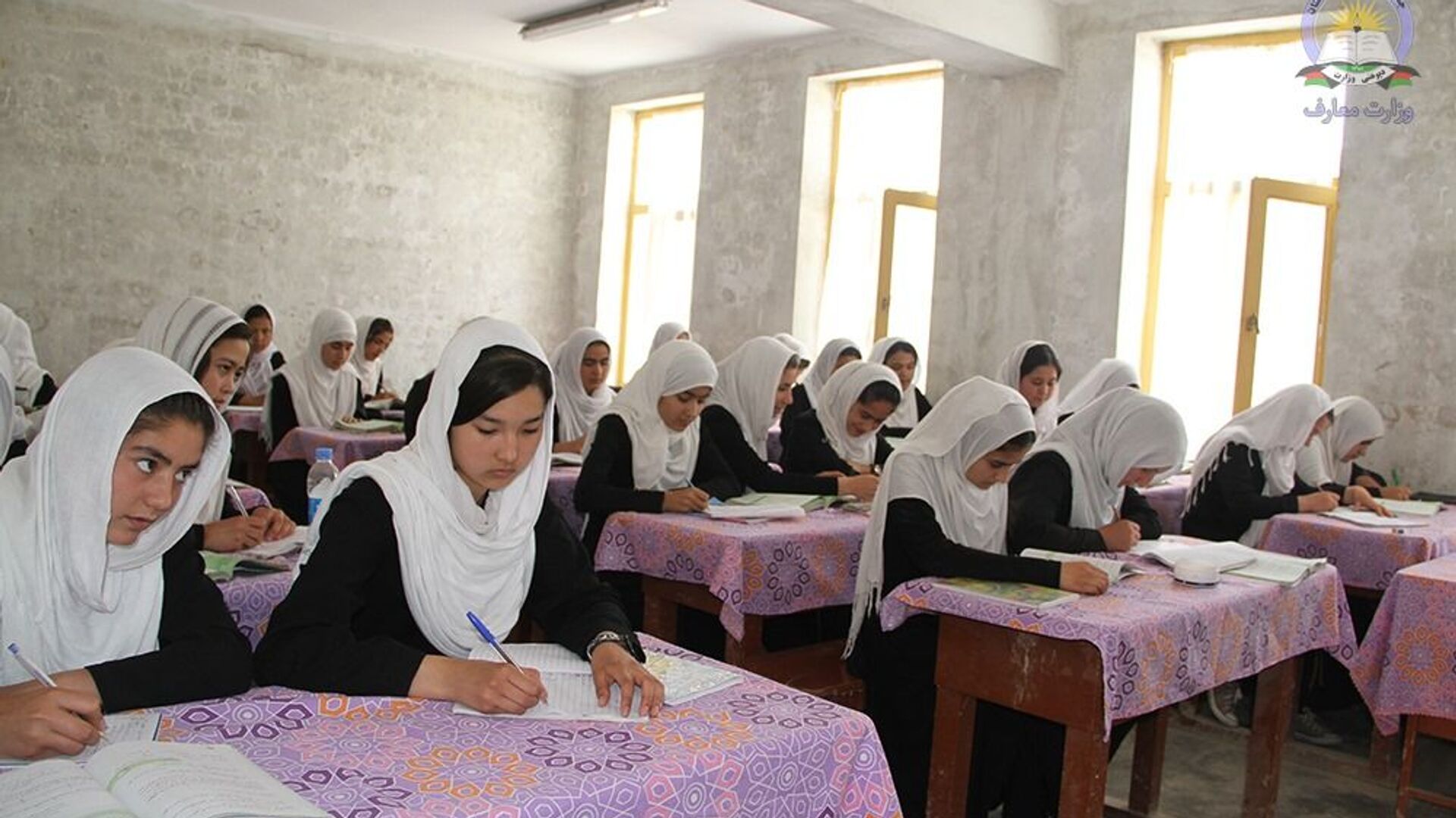 کمبود معلم در بامیان؛ چوپانی بهتر از مکتب بی‌معلم است - اسپوتنیک افغانستان  , 1920, 27.05.2021