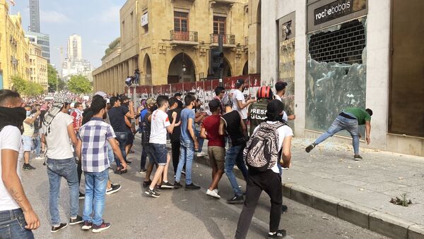 تظاهرات در لبنان؛ معترضین ساختمان وزارت خارجه را اشغال کردند  - اسپوتنیک افغانستان  