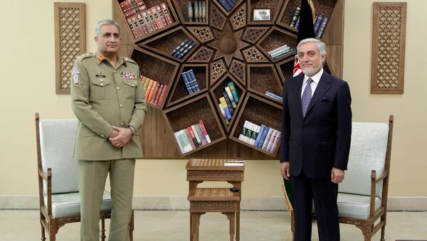 عبدالله پس از دیدار با جنرال باجوه: پاکستان از تلاش‌های صلح حمایت می‌کند - اسپوتنیک افغانستان  
