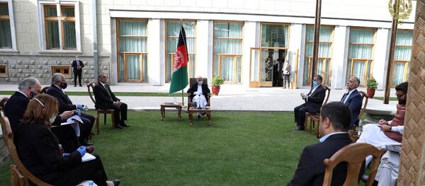 رئیس جمهور غنی و زلمی خلیلزاد در مورد روند صلح گفتگو کردند   رئیس جمهور غنی و زلمی خلیلزاد در مورد روند صلح گفتگو کردند - اسپوتنیک افغانستان