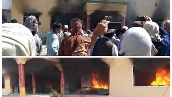 خانه یک فرد که هفت عضو یک خانواده را در خوست به قتل رسانده بود به آتش کشیده شد+ویدیو - اسپوتنیک افغانستان  