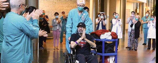 صورت حساب1.1 میلیون دالری برای پیرمرد بهبود یافته از کرونا    صورت حساب1.1 میلیون دالری برای پیرمرد بهبود یافته از کرونا  - اسپوتنیک افغانستان