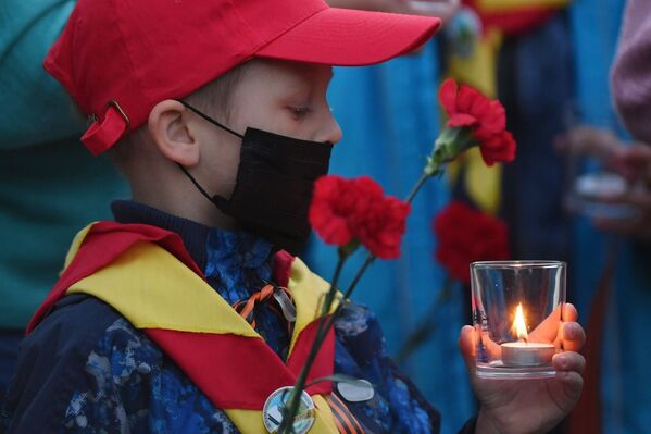 مسکو/ برگزاری اقدام بین‌المللی «شمع‌های یادبود» به مناسبت 75-مین سالگرد آغاز جنگ جهانی دوم
 - اسپوتنیک افغانستان  