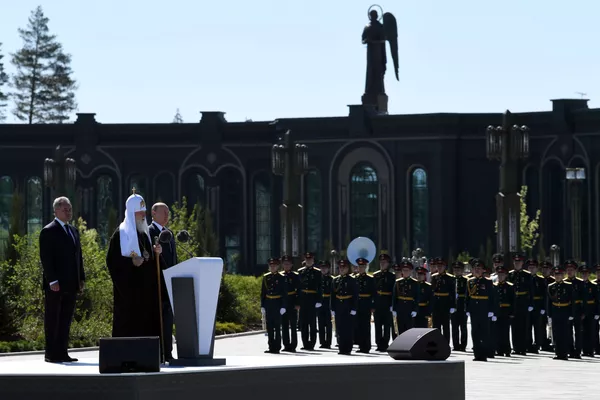 بازدید ولادیمیر پوتین از معبد اصلی نیروهای مسلح بازدید ولادیمیر پوتین از معبد اصلی نیروهای مسلح - اسپوتنیک افغانستان