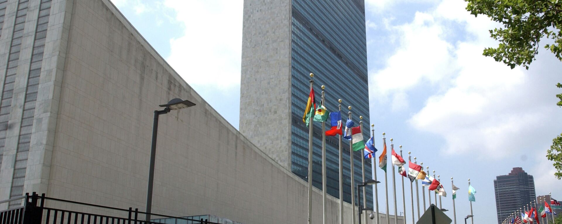 The United Nations Headquarters building is seen in New York - اسپوتنیک افغانستان  , 1920, 05.05.2022