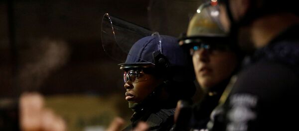 اعتراضها در امریکا؛ حمله به دو ماموریت پولیس اعتراضها در امریکا؛ حمله به دو ماموریت پولیس - اسپوتنیک افغانستان