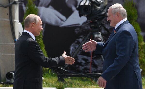 سران روسیه و بلاروس در مراسم افتتاح بنای یادبود از سربازان شوروی - اسپوتنیک افغانستان  