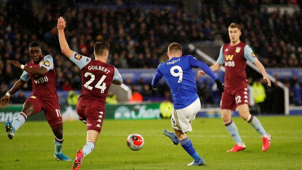 Leicester's Jamie Vardy scores in the 4-0 win against Aston Villa, the last Premier League game before coronavirus forced a mass postponement - اسپوتنیک افغانستان  