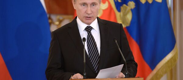 پوتین هنگام مراسم اهدای بیرق به نیروهای هوایی – فضایی فدراسیون روسیه پوتین هنگام مراسم اهدای بیرق به نیروهای هوایی – فضایی فدراسیون روسیه - اسپوتنیک افغانستان