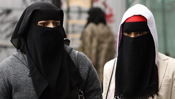 Мусульманские девушки на одной из улиц Лондона - اسپوتنیک افغانستان  